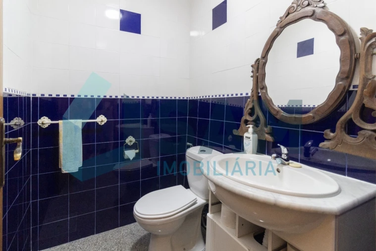 Quinta T4 para Venda em Miragaia e Marteleira Foto 17