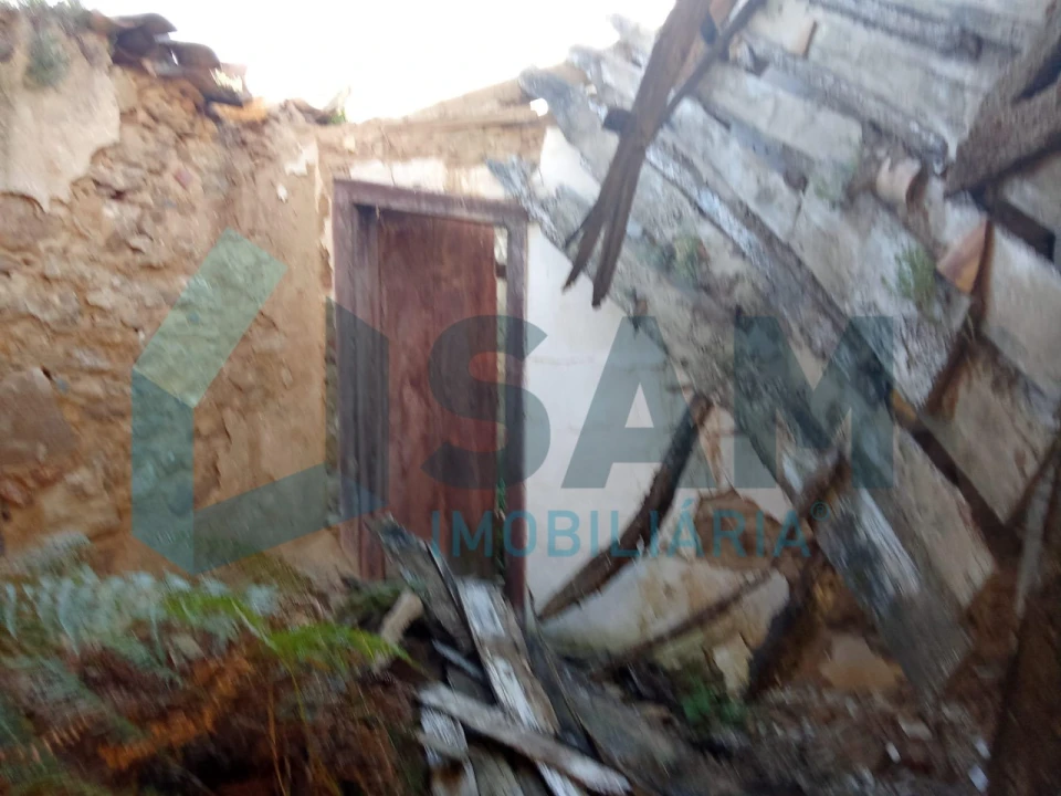 Moradia T2 para Venda em Carvoeira e Carmões Foto 10