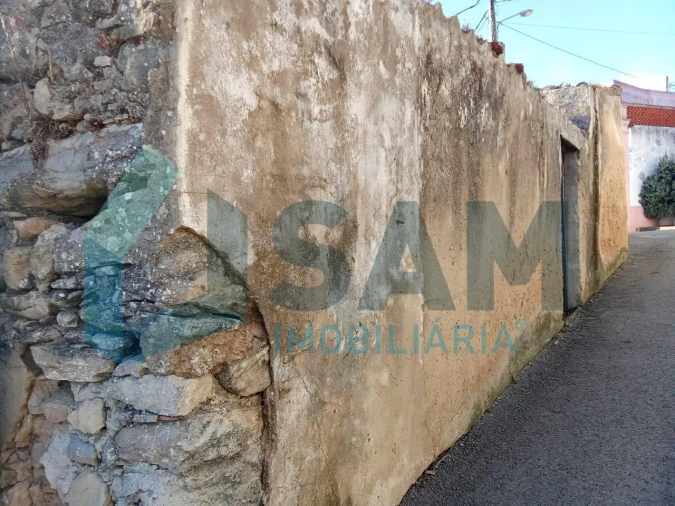 Moradia T2 para Venda em Carvoeira e Carmões Foto 2