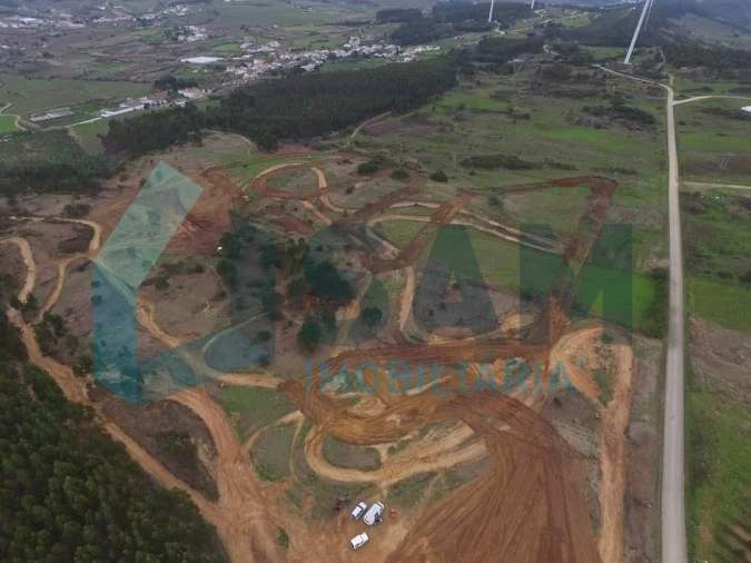 Moradia T2 para Venda em Carvoeira e Carmões Foto 13