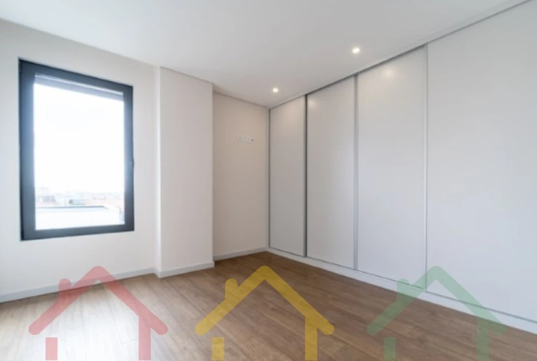 Apartamento T2 para Venda em Cedofeita, Santo Ildefonso, Sé, Miragaia, São Nicolau e Vitória Foto 16