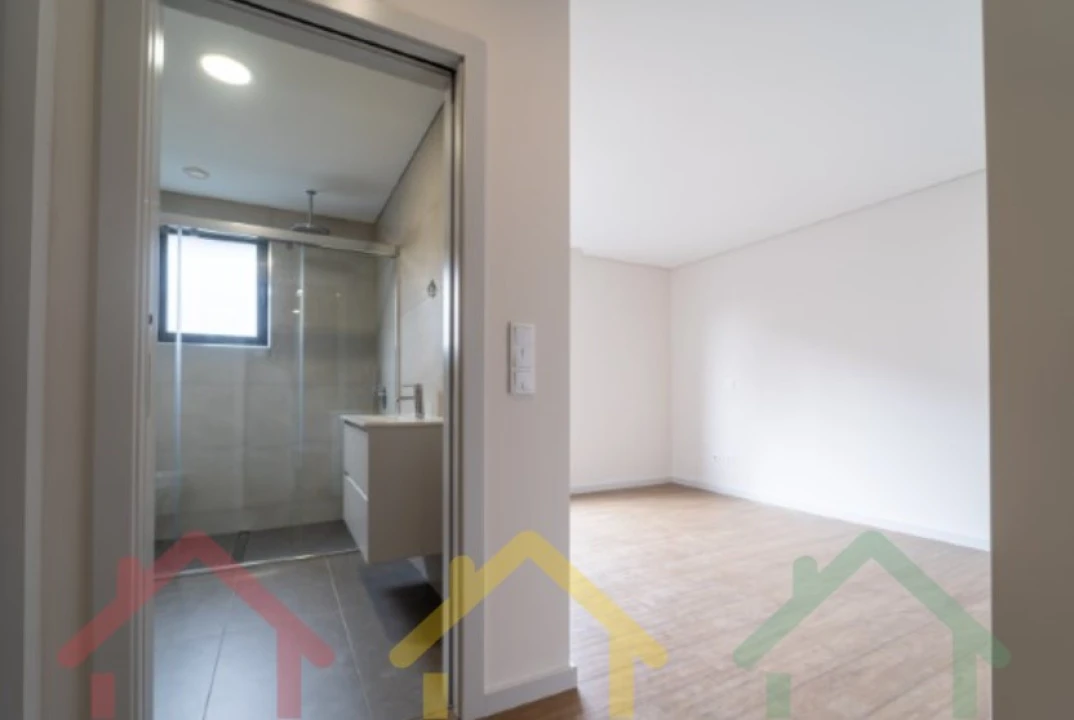 Apartamento T2 para Venda em Cedofeita, Santo Ildefonso, Sé, Miragaia, São Nicolau e Vitória Foto 19