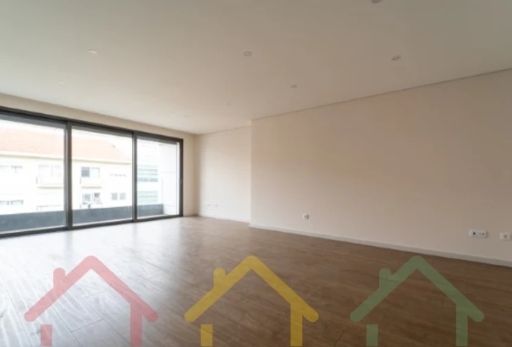 Apartamento T2 para Venda em Cedofeita, Santo Ildefonso, Sé, Miragaia, São Nicolau e Vitória Foto 2