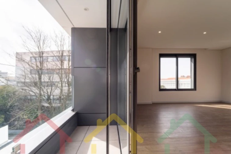 Apartamento T2 para Venda em Cedofeita, Santo Ildefonso, Sé, Miragaia, São Nicolau e Vitória Foto 3