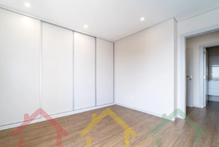 Apartamento T2 para Venda em Cedofeita, Santo Ildefonso, Sé, Miragaia, São Nicolau e Vitória Foto 17