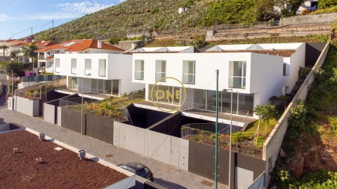 Moradia T4 para Venda em São Martinho