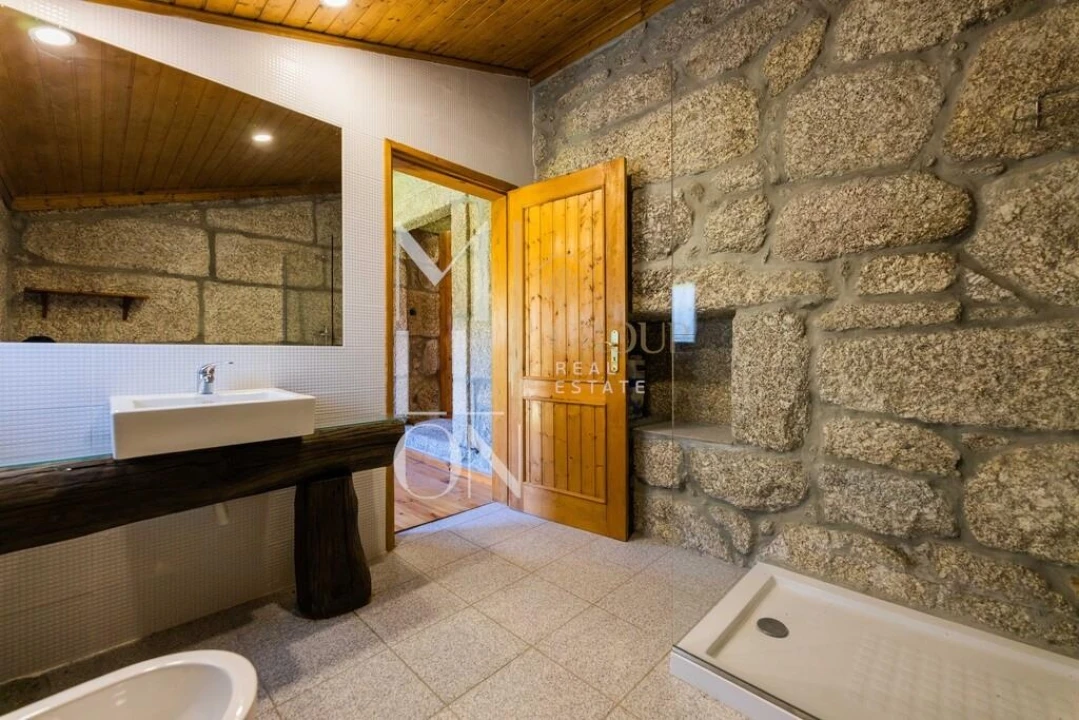 Quinta T8 para Venda em Anissó e Soutelo Foto 30