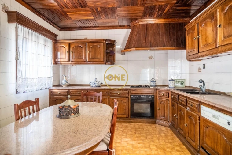 Moradia T6 para Venda em Agrela Foto 40