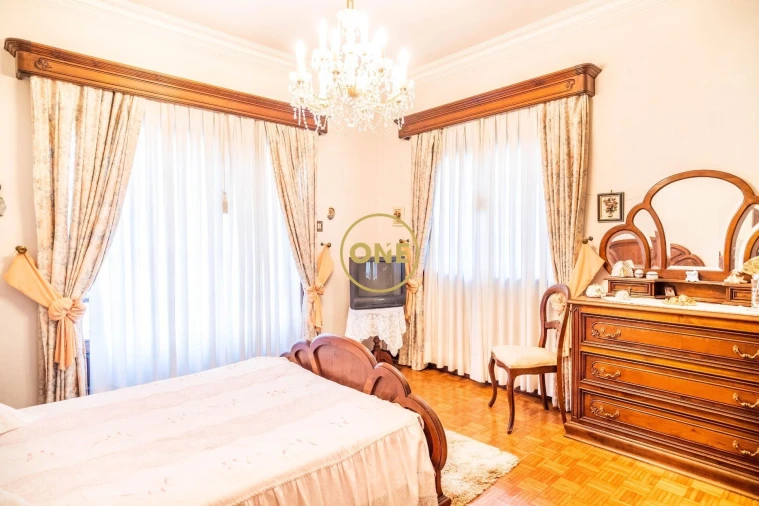 Moradia T6 para Venda em Agrela Foto 18