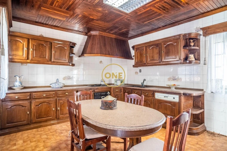 Moradia T6 para Venda em Agrela Foto 39