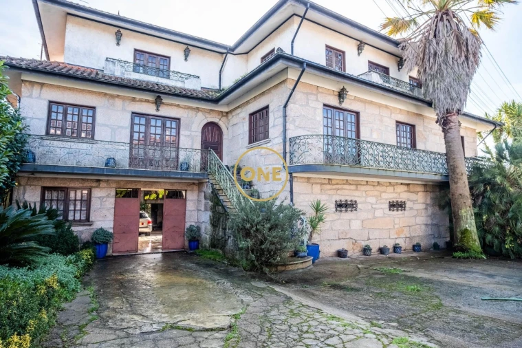 Moradia T6 para Venda em Agrela Foto 1