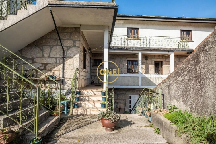 Moradia T6 para Venda em Agrela Foto 45