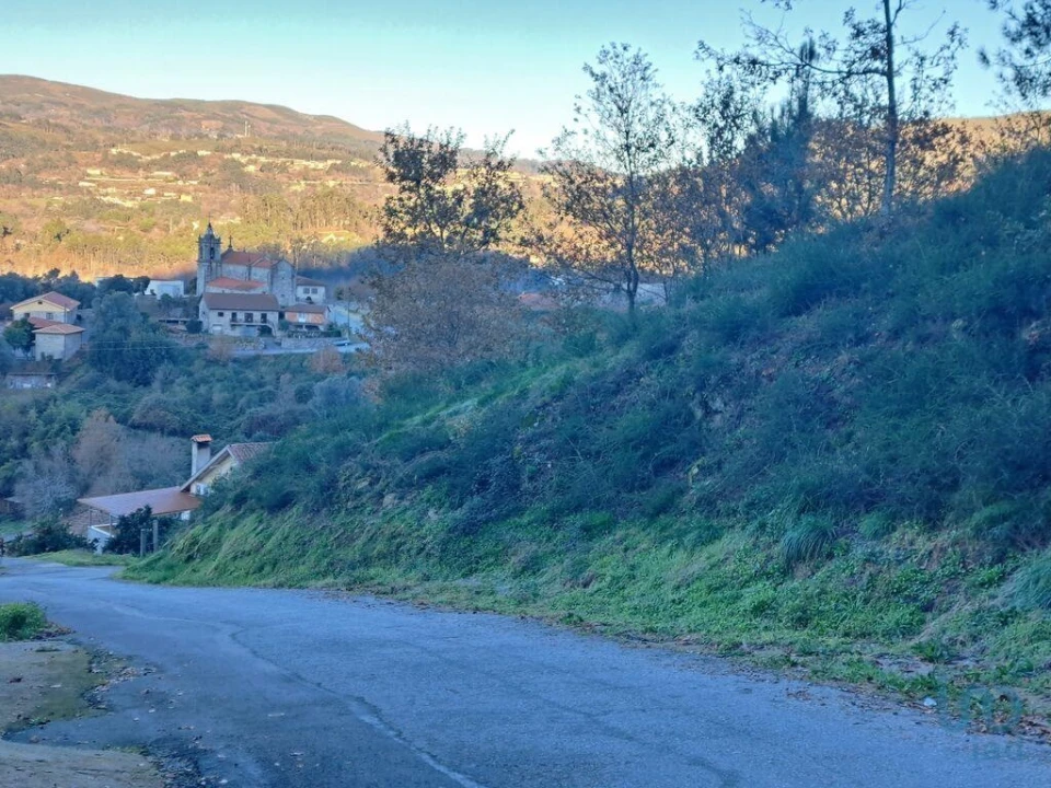 Terreno para Venda em Sande, Vilarinho, Barros e Gomide Foto 3