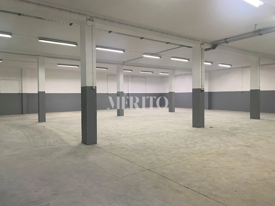 Armazém para Venda em Vila Nova de Famalicão e Calendário Foto 5