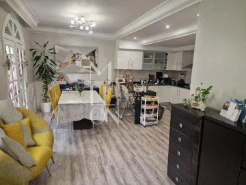 Moradia T4 para Venda em Funchal (São Pedro)