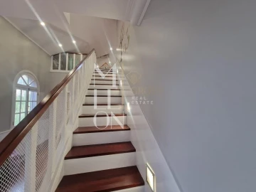 Moradia T4 para Venda em Funchal (São Pedro)