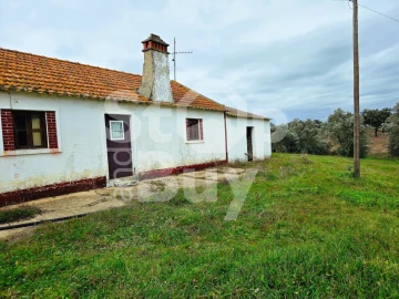 Quinta T3 para Venda em São Domingos e Vale de Água