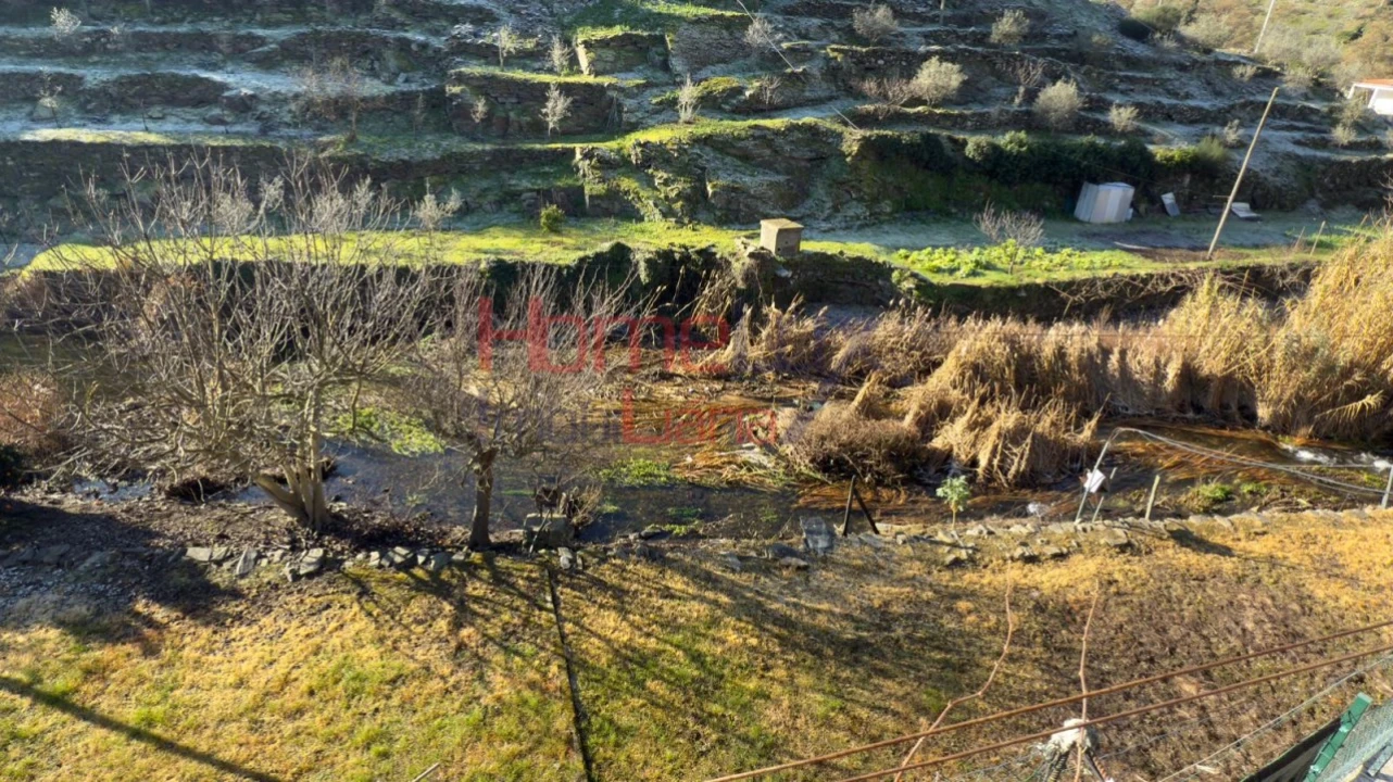 Moradia T4 para Venda em Vilarinho dos Freires Foto 9