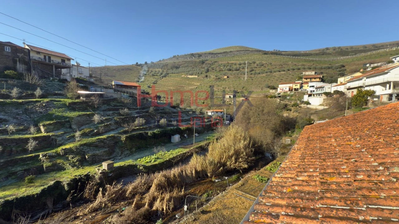 Moradia T4 para Venda em Vilarinho dos Freires Foto 12