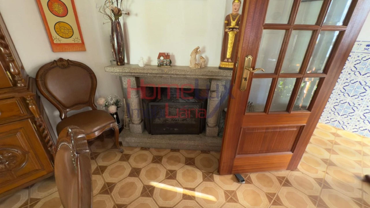 Moradia T4 para Venda em Vilarinho dos Freires Foto 18