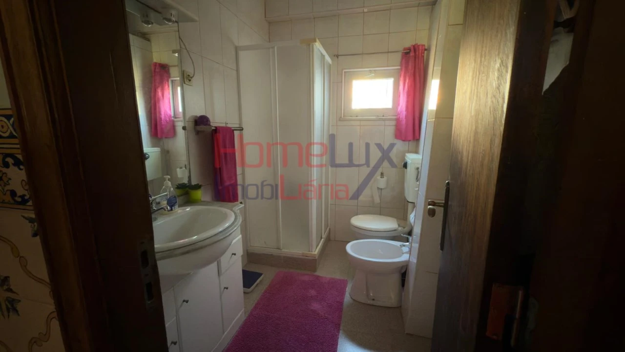 Moradia T4 para Venda em Vilarinho dos Freires Foto 47