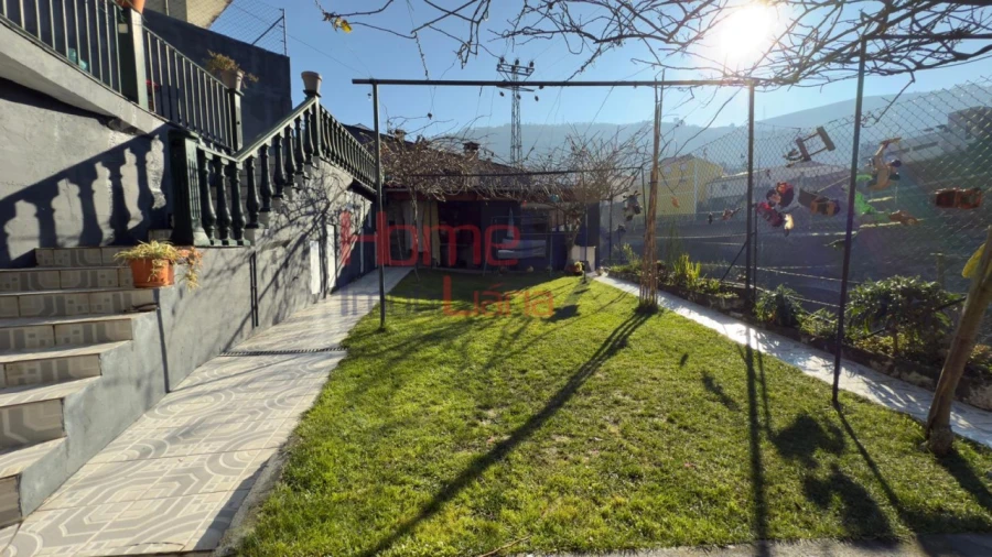 Moradia T4 para Venda em Vilarinho dos Freires Foto 38