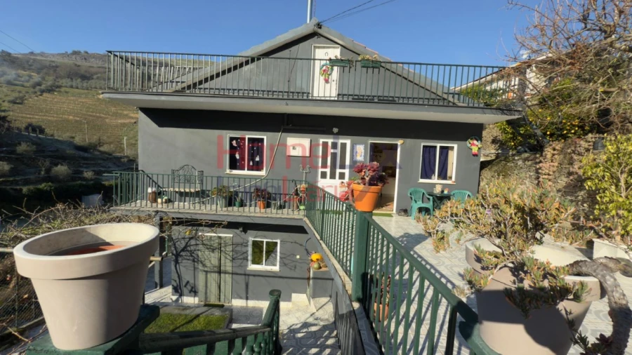 Moradia T4 para Venda em Vilarinho dos Freires Foto 2