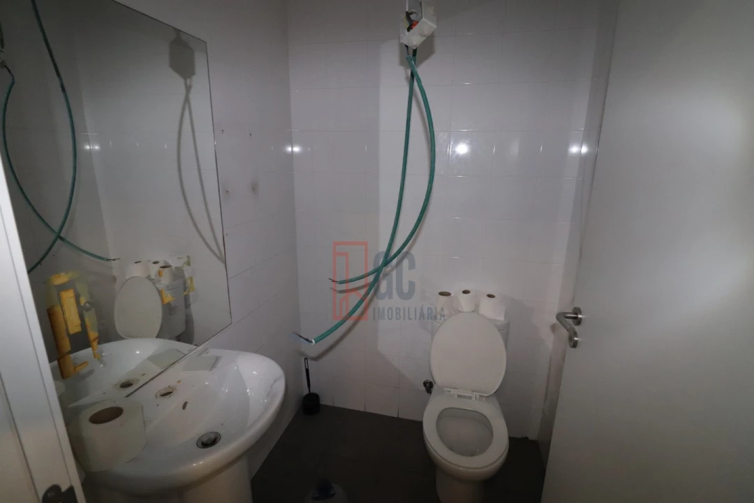 Loja para Venda em Oliveira do Douro Foto 7