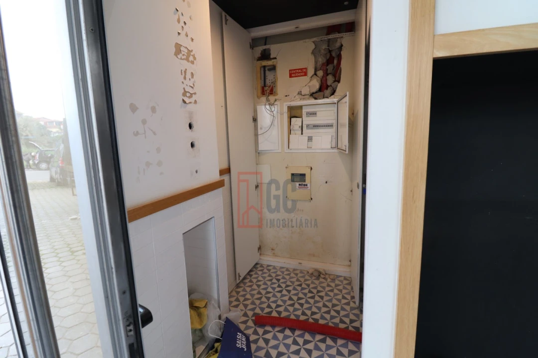 Loja para Venda em Oliveira do Douro Foto 10