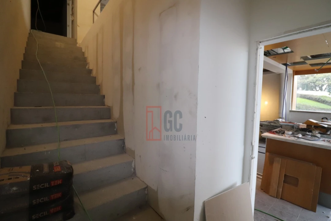 Loja para Venda em Oliveira do Douro Foto 11