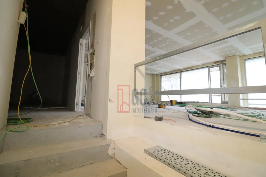 Loja para Venda em Oliveira do Douro Foto 12