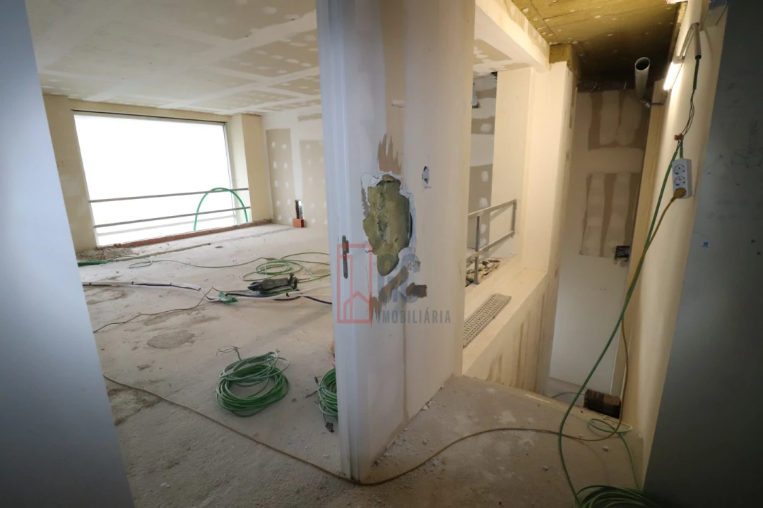 Loja para Venda em Oliveira do Douro Foto 14