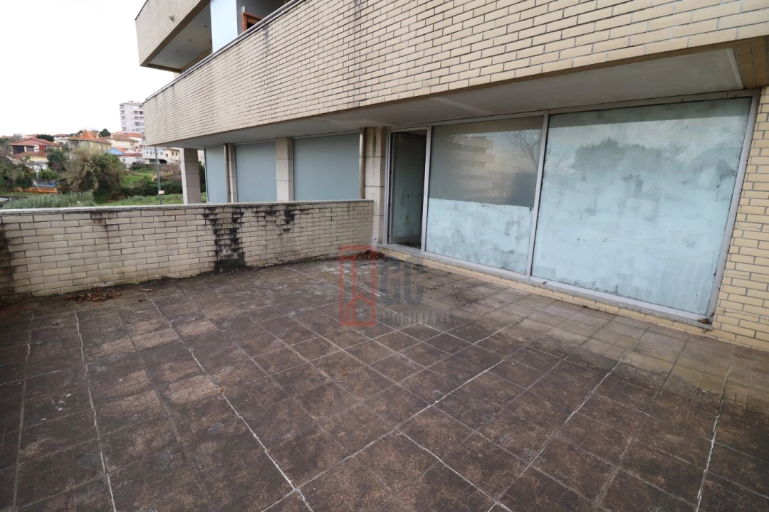 Loja para Venda em Oliveira do Douro Foto 18