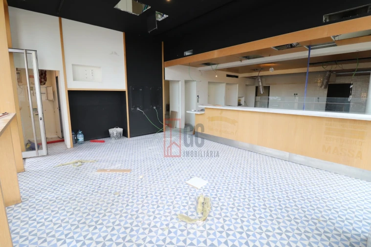 Loja para Venda em Oliveira do Douro Foto 5