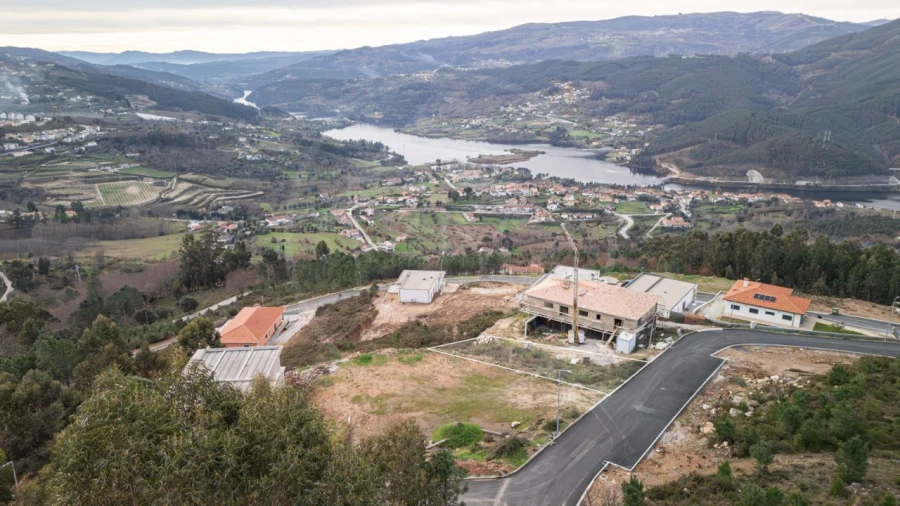 Terreno para Venda em Salvador e Santo Aleixo de Além-Tâmega Foto 4