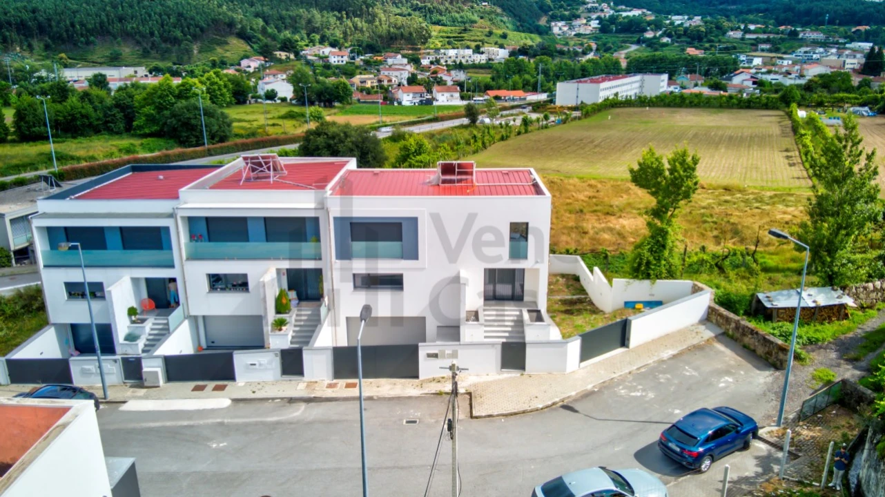 Moradia T3 para Venda em Este (São Pedro e São Mamede) Foto 1