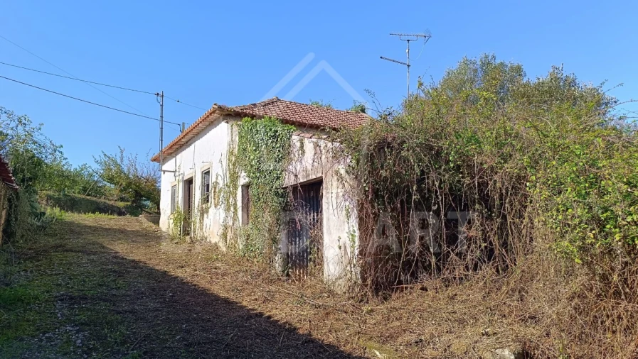 Moradia T2 para Venda em Alvorninha Foto 3