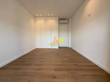 Apartamento T4 para Venda em Tavarede