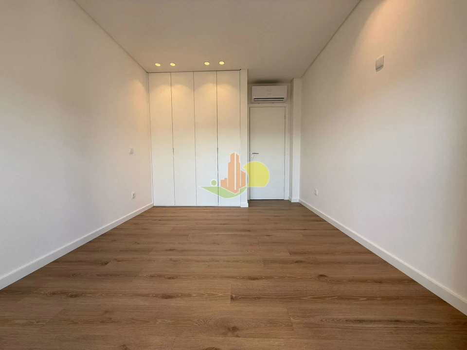 Apartamento T4 para Venda em Tavarede Foto 11