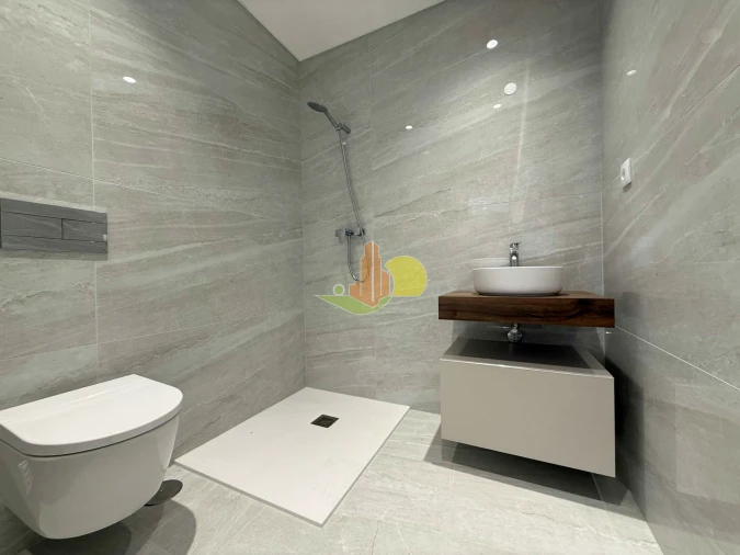 Apartamento T4 para Venda em Tavarede Foto 7