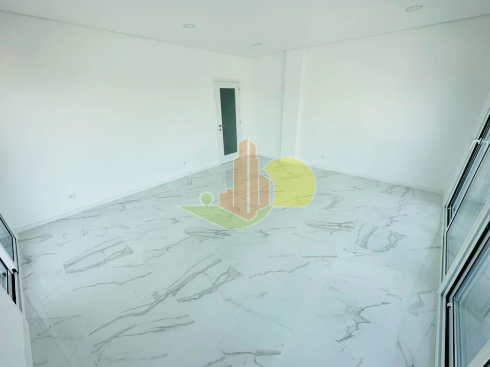 Apartamento T3 para Venda em São Pedro Foto 3