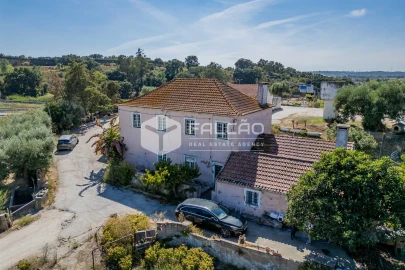 Moradia T3 para Venda em Marvila, Ribeira Santarém, São Salvador, São Nicolau