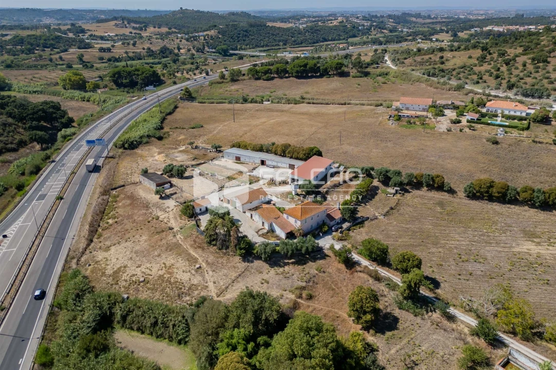 Moradia T3 para Venda em Marvila, Ribeira Santarém, São Salvador, São Nicolau Foto 4