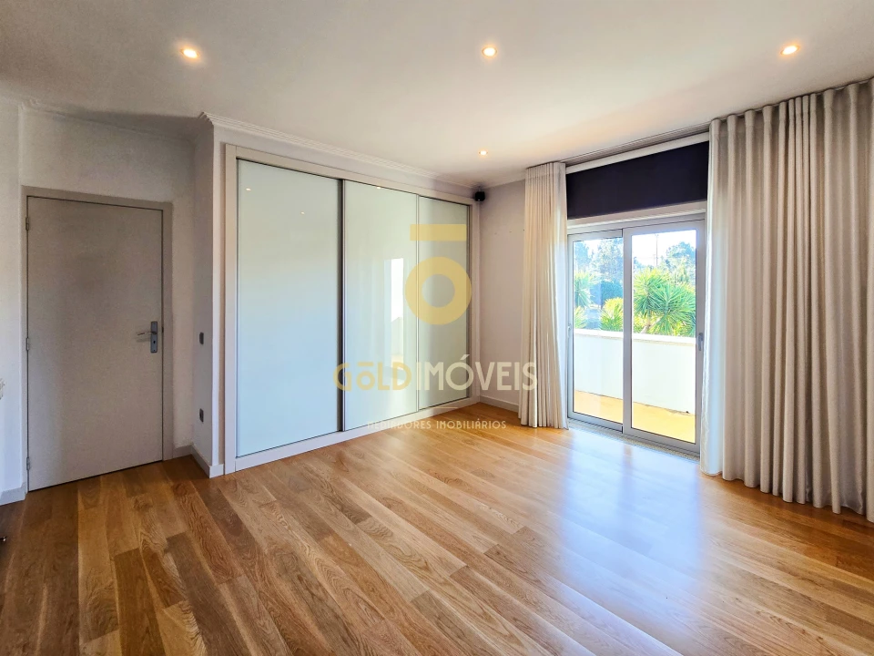 Moradia T0 para Venda em São Roque Foto 22