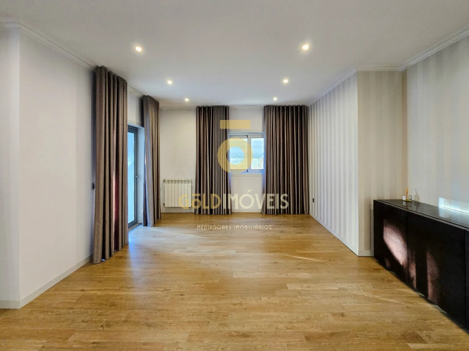 Moradia T0 para Venda em São Roque Foto 12