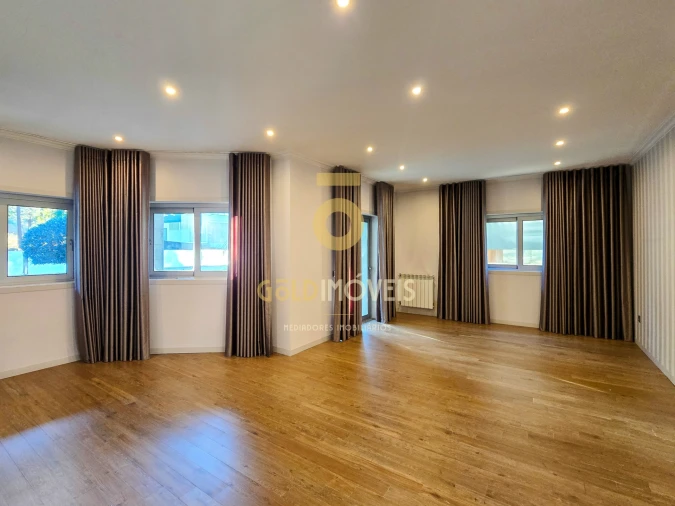 Moradia T0 para Venda em São Roque Foto 13