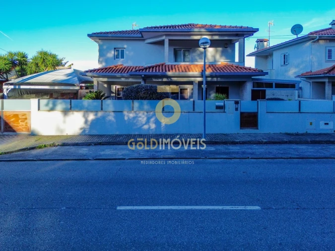 Moradia T0 para Venda em São Roque Foto 47