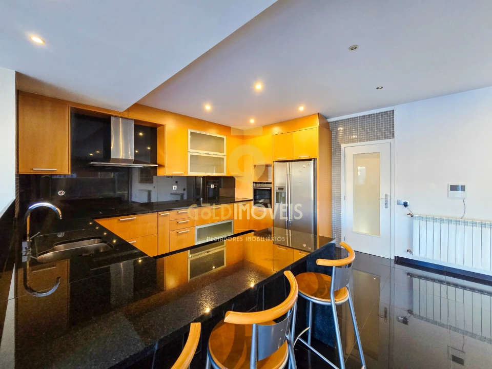 Moradia T0 para Venda em São Roque Foto 8