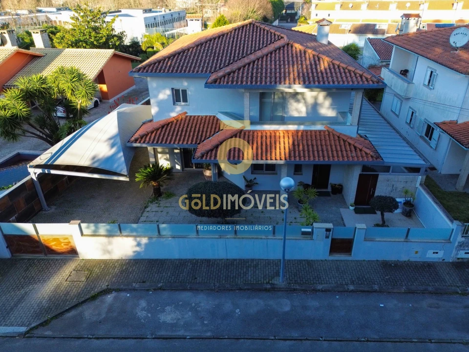 Moradia T0 para Venda em São Roque Foto 1