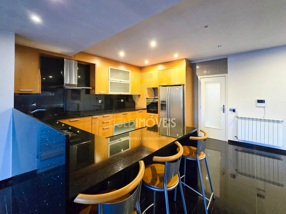 Moradia T0 para Venda em São Roque Foto 2